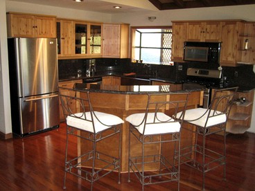 Scenic Cabin for Rent in Kaweah Valley near Sequoia National Park - Three Rivers, California - glamping.directory