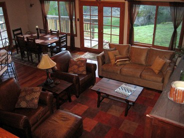 Scenic Cabin for Rent in Kaweah Valley near Sequoia National Park - Three Rivers, California - glamping.directory