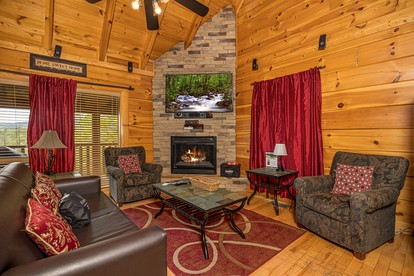 Mountain Cabin with Hot-Tub, Amazing Views and Pools in Sevierville, Tennessee - Sevierville, Tennessee - glamping.directory