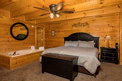 Mountain Cabin with Hot-Tub, Amazing Views and Pools in Sevierville, Tennessee - Sevierville, Tennessee - glamping.directory