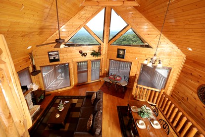 Stunning Luxury Log Cabin with Game Room and Hot-tub in Sevierville, Tennessee - Sevierville, Tennessee - glamping.directory