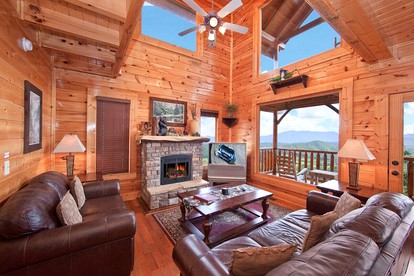 Stunning Luxury Log Cabin with Game Room and Hot-tub in Sevierville, Tennessee - Sevierville, Tennessee - glamping.directory