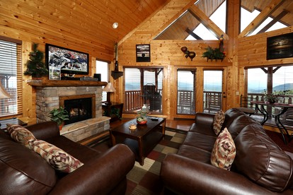 Stunning Luxury Log Cabin with Game Room and Hot-tub in Sevierville, Tennessee - Sevierville, Tennessee - glamping.directory