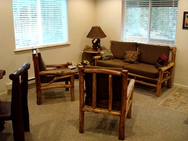Comfortable Cabin Rental with Rustic Wooden Furnishings near the Kasilof River, Alaska - Soldotna, Alaska - glamping.directory