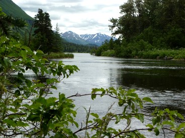 Comfortable Cabin Rental with Rustic Wooden Furnishings near the Kasilof River, Alaska - Soldotna, Alaska - glamping.directory