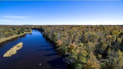 Beautiful and Secluded Cabin Rental with Views of Chippewa River near Hayward, Wisconsin - Ojibwa, Wisconsin - glamping.directory