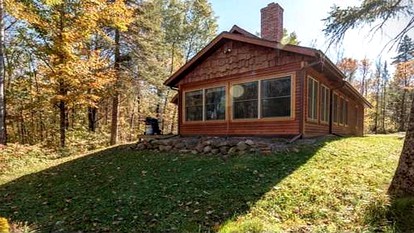 Beautiful and Secluded Cabin Rental with Views of Chippewa River near Hayward, Wisconsin - Ojibwa, Wisconsin - glamping.directory