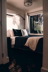 Romantic Container Beautifully Design with Deck in Georgia - Rising Fawn, Georgia - glamping.directory