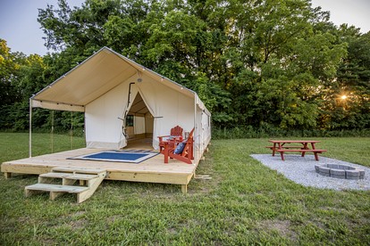 Glamping Getaway Ideal for Adventurous Families in Cassville, Missouri - glamping.directory