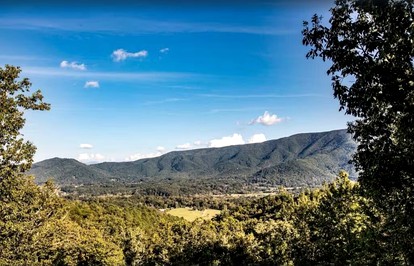 Unforgettable Smoky Mountain Family Adventure: Your Ideal Mountain Getaway Awaits! - Sevierville, Tennessee - glamping.directory