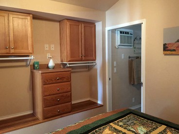 Pet-Friendly Lakeside Cabin Rental in Hideaway Harbor near Yantis, Texas - Yantis, Texas - glamping.directory