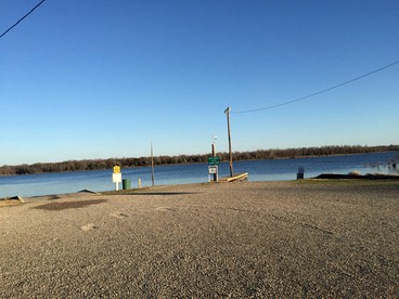 Pet-Friendly Lakeside Cabin Rental in Hideaway Harbor near Yantis, Texas - Yantis, Texas - glamping.directory