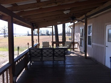 Pet-Friendly Lakeside Cabin Rental in Hideaway Harbor near Yantis, Texas - Yantis, Texas - glamping.directory