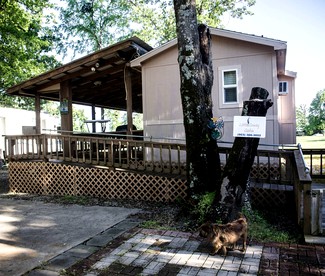 Pet-Friendly Lakeside Cabin Rental in Hideaway Harbor near Yantis, Texas - glamping.directory