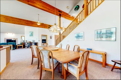 Fully-Equipped Blue River Cabin for Ten, Perfect for Skiing Getaways Colorado - Blue River, Colorado - glamping.directory