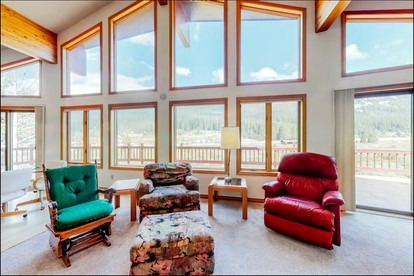 Fully-Equipped Blue River Cabin for Ten, Perfect for Skiing Getaways Colorado - Blue River, Colorado - glamping.directory