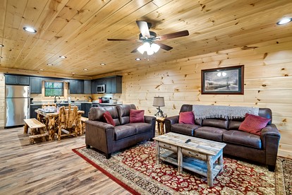 Serene Cabin with Hot-tub and Fire Pit in Pigeon Forge, Tennessee - Pigeon Forge, Tennessee - glamping.directory