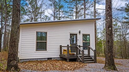 Stylish Modern Getaway with Fire Pit near DeSoto Falls in Mentone, AL - Mentone, Alabama - glamping.directory