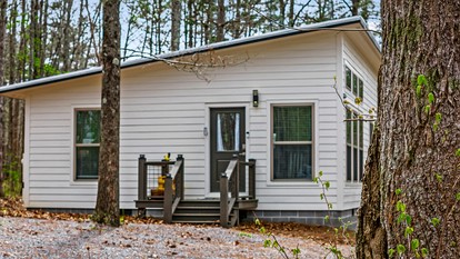 Stylish Modern Getaway with Fire Pit near DeSoto Falls in Mentone, AL - Mentone, Alabama - glamping.directory