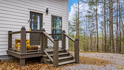 Stylish Modern Getaway with Fire Pit near DeSoto Falls in Mentone, AL - Mentone, Alabama - glamping.directory