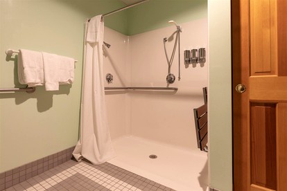 Family-Friendly Room on a Farmstead Resort in Kennebec County, Maine - Hallowell, Maine - glamping.directory