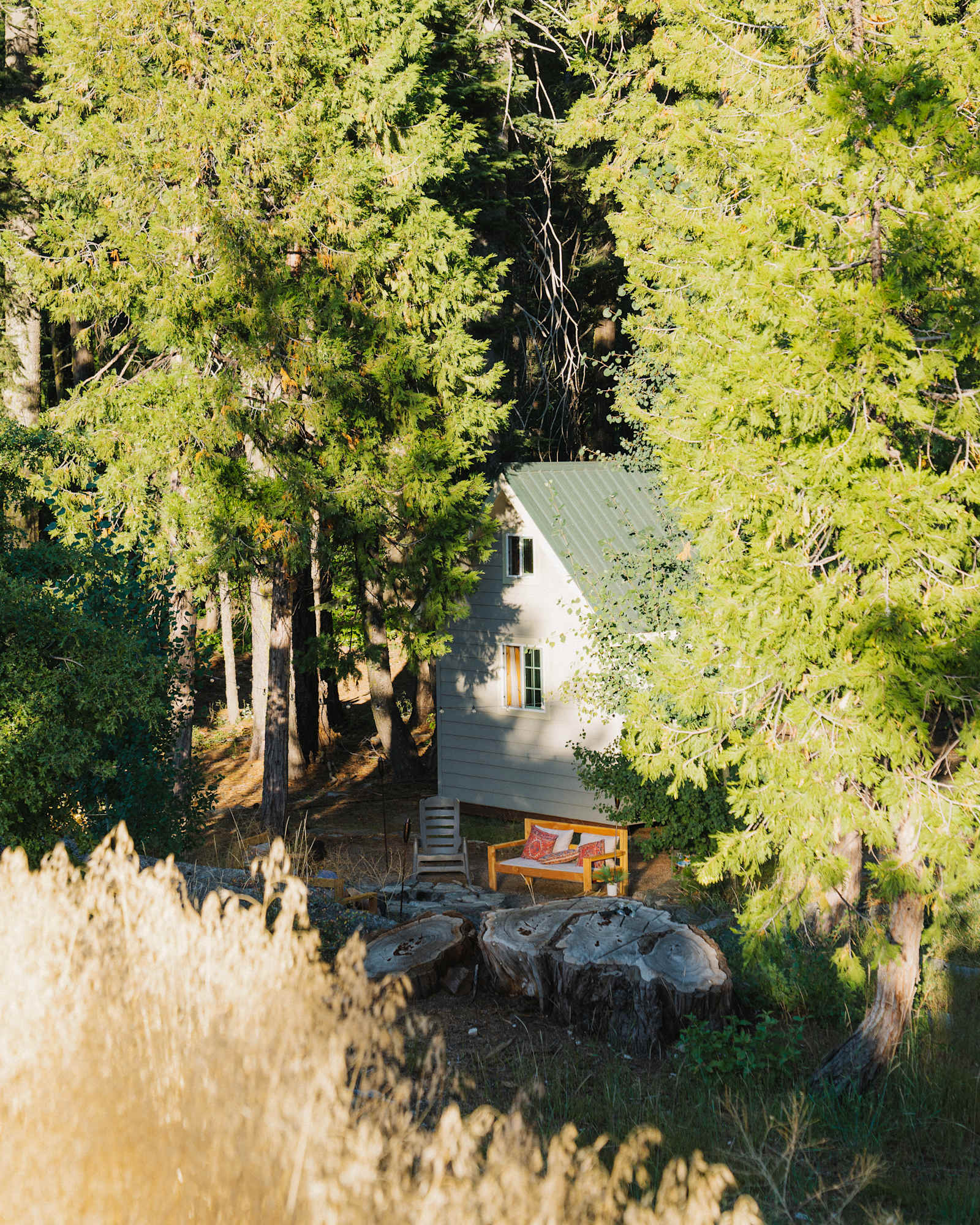 Pequena Huts - Soda Springs, California - glamping.directory