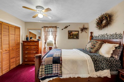 Serene Riverside Getaway with Hot Tub and Panoramic Views in Shenandoah, Virginia - Shenandoah , Virginia - glamping.directory