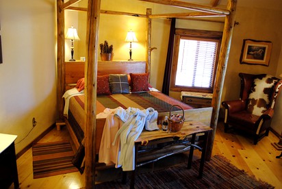 Cozy Suite Rental for Two in Bed and Breakfast near Flagstaff, Arizona - glamping.directory