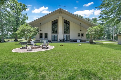 Secluded Tiny Home with Hot Tub, Sauna & Fire Pit near Lake Livingston in Coldspring, Texas - Coldspring, Texas - glamping.directory