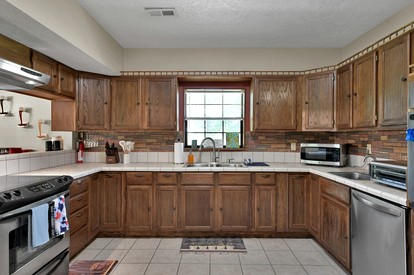 Secluded Tiny Home with Hot Tub, Sauna & Fire Pit near Lake Livingston in Coldspring, Texas - Coldspring, Texas - glamping.directory