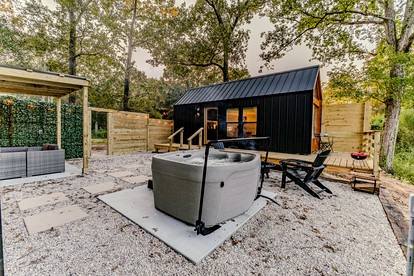 Secluded Tiny Home with Hot Tub, Sauna & Fire Pit near Lake Livingston in Coldspring, Texas - Coldspring, Texas - glamping.directory