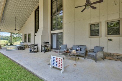 Secluded Tiny Home with Hot Tub, Sauna & Fire Pit near Lake Livingston in Coldspring, Texas - Coldspring, Texas - glamping.directory