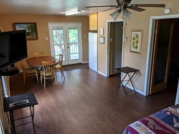 Awesome Riverfront Cottage in Camp Wood, Texas - Camp Wood, Texas - glamping.directory