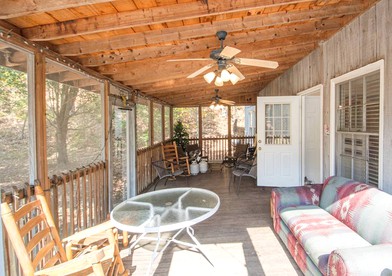 Incredible Vacation Rental for Large Groups on 20 Acres in Reliance, Tennessee - Reliance, Tennessee - glamping.directory