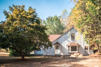Incredible Vacation Rental for Large Groups on 20 Acres in Reliance, Tennessee - Reliance, Tennessee - glamping.directory