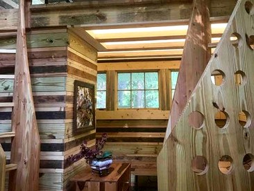 Charming Tree House with a Hot Tub in Chattahoochee National Forest, Georgia - Suches, Georgia - glamping.directory
