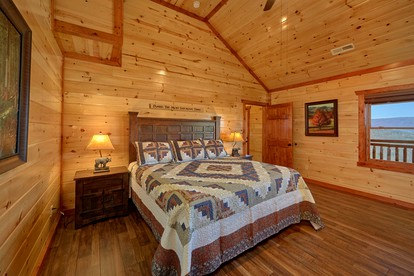 Magical Great Smoky Mountains Cabin Ideal for Group Getaways in Tennessee - Pigeon Forge, Tennessee - glamping.directory