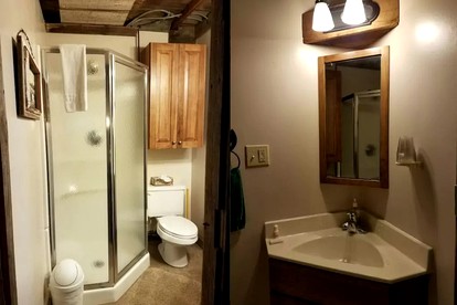 Spacious Vacation Rental for 22 Guests in a Rural Setting in Montezuma, Iowa - Montezuma, Iowa - glamping.directory