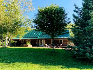 Fantastic Cherry Creek Lodging for a Weekend Getaway near Buffalo, New York - glamping.directory