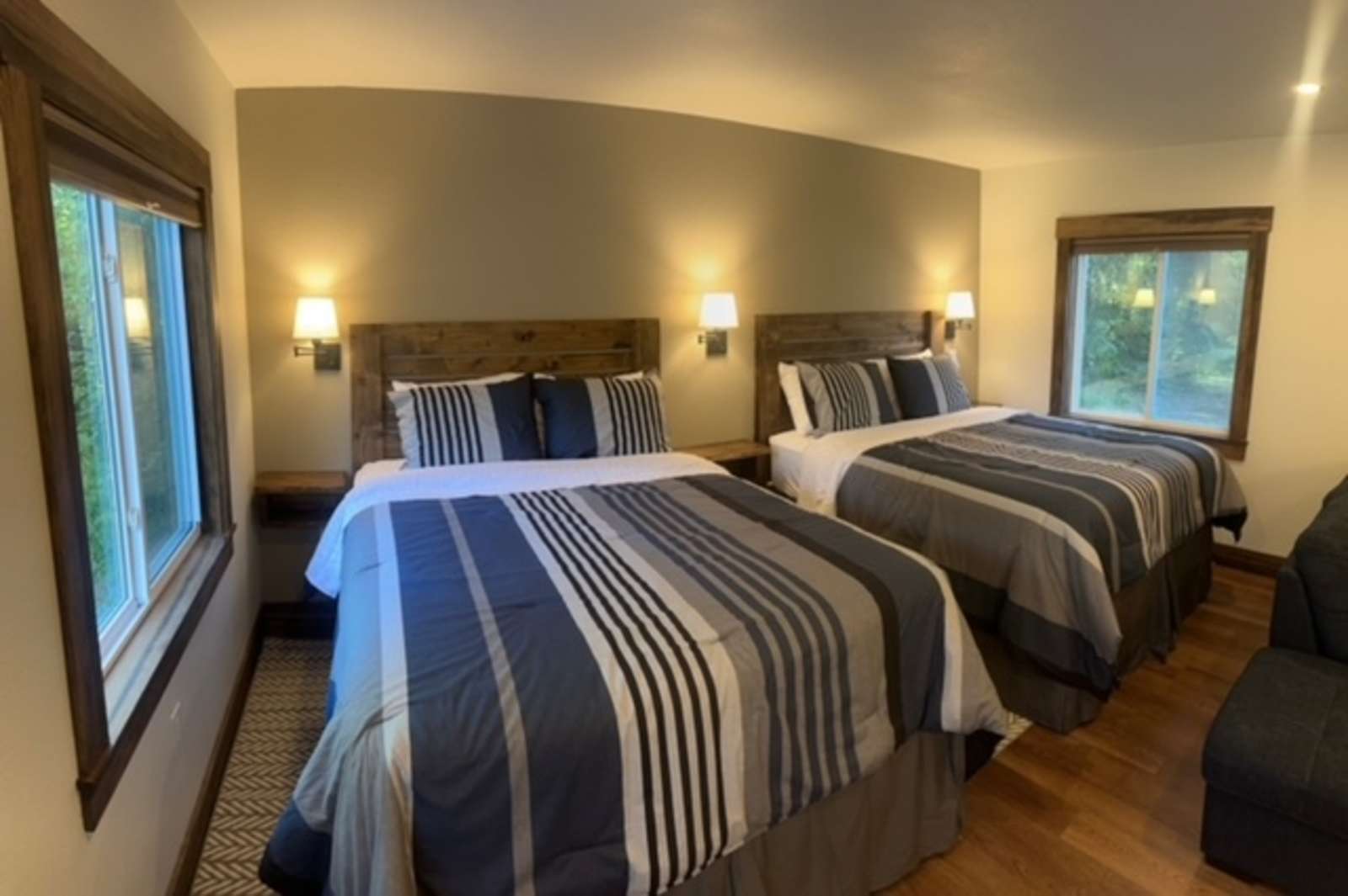 Spruce Goose Lodge - glamping.directory