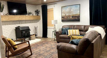 Cozy Cabin with Additional Studio Mini-Cabin in Broken Bow, Oklahoma - Broken Bow, Oklahoma - glamping.directory