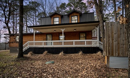 Cozy Cabin with Additional Studio Mini-Cabin in Broken Bow, Oklahoma - Broken Bow, Oklahoma - glamping.directory