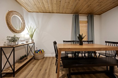 Cozy Cabin with Additional Studio Mini-Cabin in Broken Bow, Oklahoma - Broken Bow, Oklahoma - glamping.directory