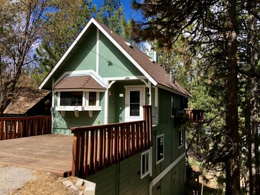 Quaint Cottage in The Village near Big Bear Lake, Perfect for a Weekend Escape - glamping.directory