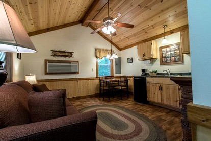 Cabin in the woods w/ WIFI close to Monongahela National Forest - Riverton, West Virginia - glamping.directory