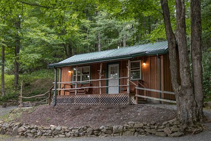 Cabin in the woods w/ WIFI close to Monongahela National Forest - glamping.directory