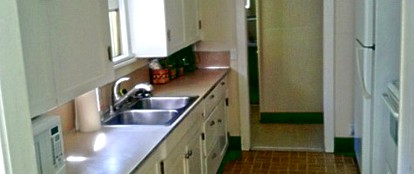 Historic Cottage Rental with River Views near Hoodoo Ski Area, Oregon - Blue River, Oregon - glamping.directory