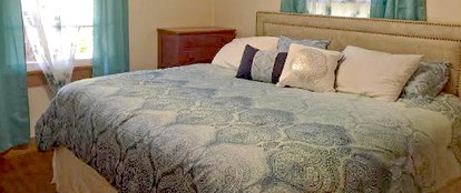 Historic Cottage Rental with River Views near Hoodoo Ski Area, Oregon - Blue River, Oregon - glamping.directory