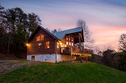 Fully-Equipped Luxury Cabin with Stunning Views of the Great Smoky Mountains, Tennessee - Sevierville, Tennessee - glamping.directory