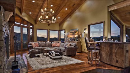 Charming Vacation Rental with a Hot Tub near Stagecoach Reservoir, Colorado - Steamboat Springs, Colorado - glamping.directory